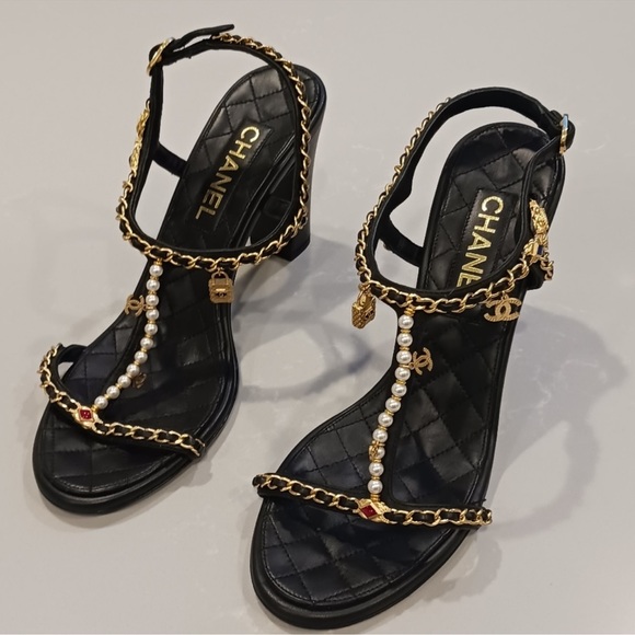 CHANEL New Interlocking Black T-strap Sandals - Picture 1 of 13